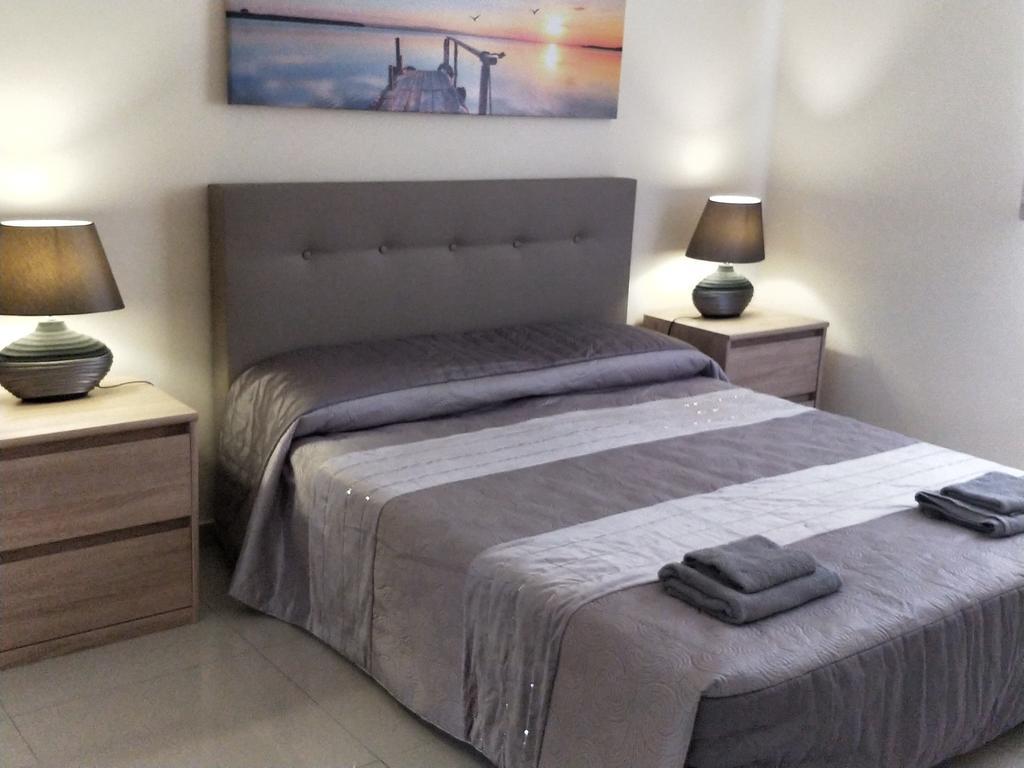 Ferienwohnung Sunstone Court St. Paul's Bay Exterior foto