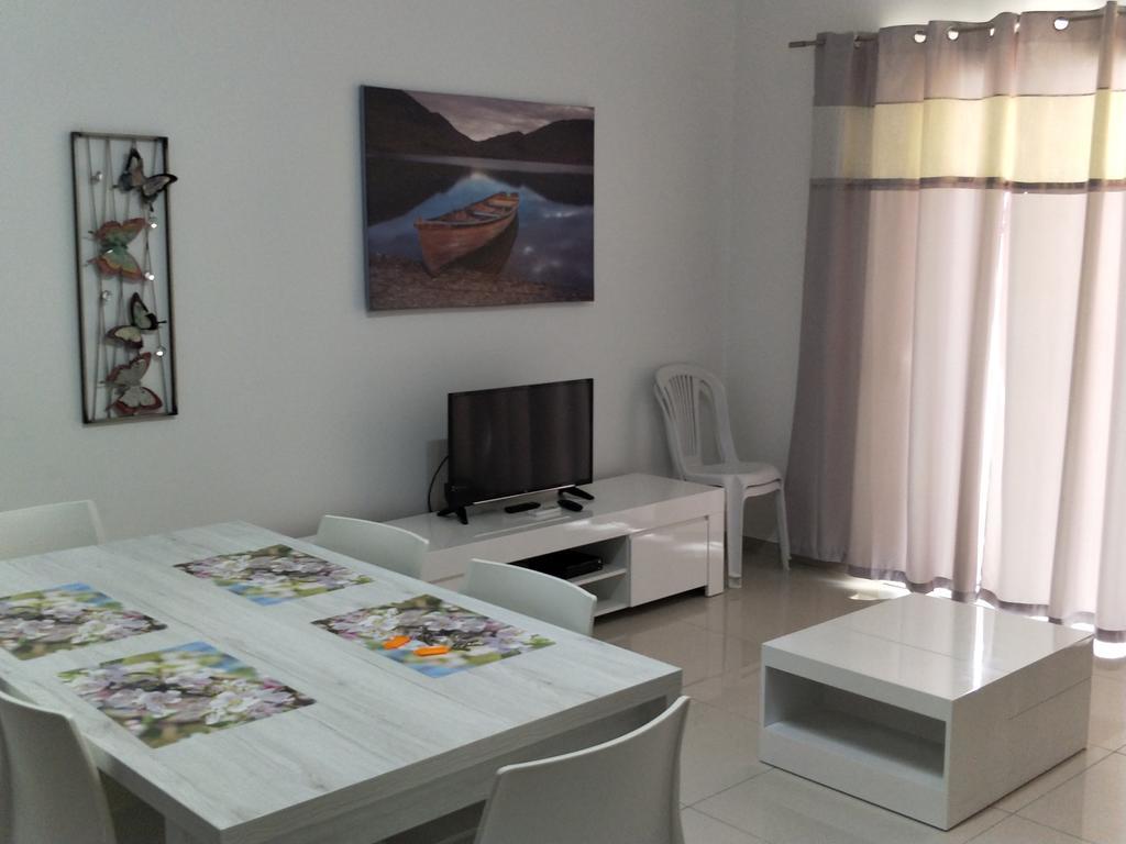 Ferienwohnung Sunstone Court St. Paul's Bay Exterior foto